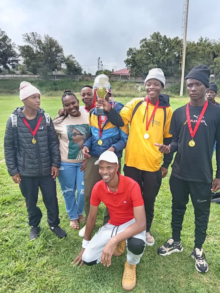 Maano supporting local sports team